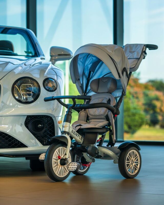 Winter strolls, wrapped in delight. ❄️
Soft layers, quiet streets, and the kind of ride that turns every walk into a small moment of joy.Because winter charm feels even better when you stroll in Bentley.#BentleyTrike #WinterCharm #DelightInDetails #StrollingInStyle #LuxuryKids #WinterWalks